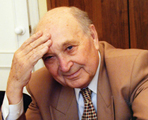 Зав. кафедрой микробиологии, вирусологии и иммунологии ММА им. М.А. Сеченова, 1-й вице-президент Академии медико-технических наук РФ, Заместитель академика-секретаря РАМН, Заслуженный деятель наук Российской Федерации, Академик РАМН  Воробьев А.А.