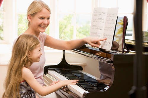 Занятия музыкой полезны для мозга детей, доказало исследование