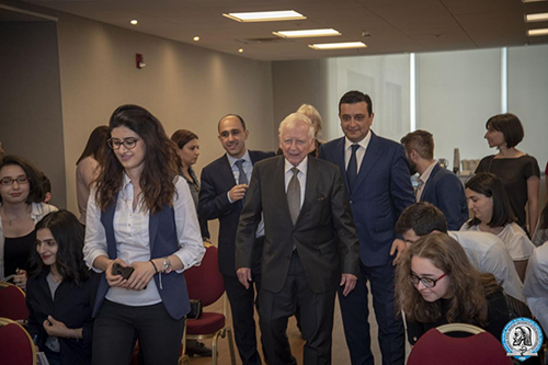 ԵՊԲՀ . Նոբելյան մրցանակակիրը հանդիպեց ԵՊԲՀ ուսանողների և ապագա գիտնականների հետ