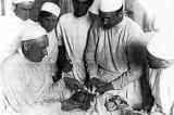 3 апреля 1933 года русский хирург Юрий Вороной провел первую в мире операцию по пересадке почки человеку