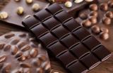 Найден вкусный и полезный суперфуд: как темный шоколад помогает нашему здоровью