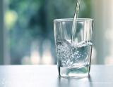 Хронический дефицит жидкости связан с серьезными рисками для здоровья — ученые
